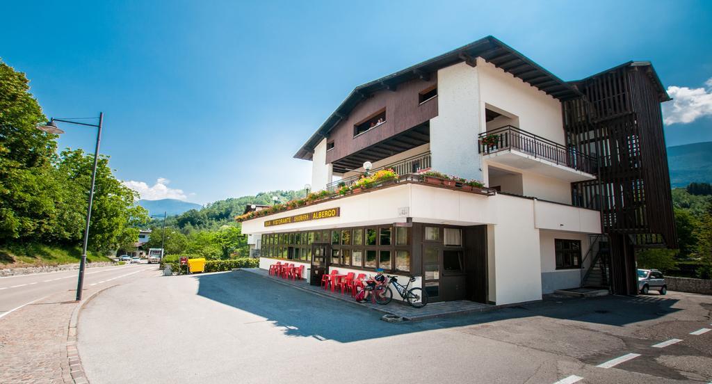 Albergo Sayonara Комано Терме Екстериор снимка