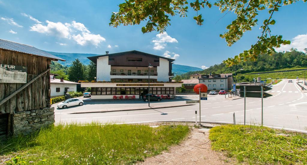 Albergo Sayonara Комано Терме Екстериор снимка